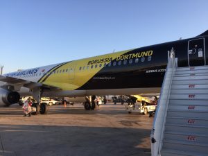 ボルシア・ドルトムントのロゴ入り航空機2